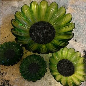 Vintage 1968 Gamma Assoc green daisy lucite bowl 9 pc set